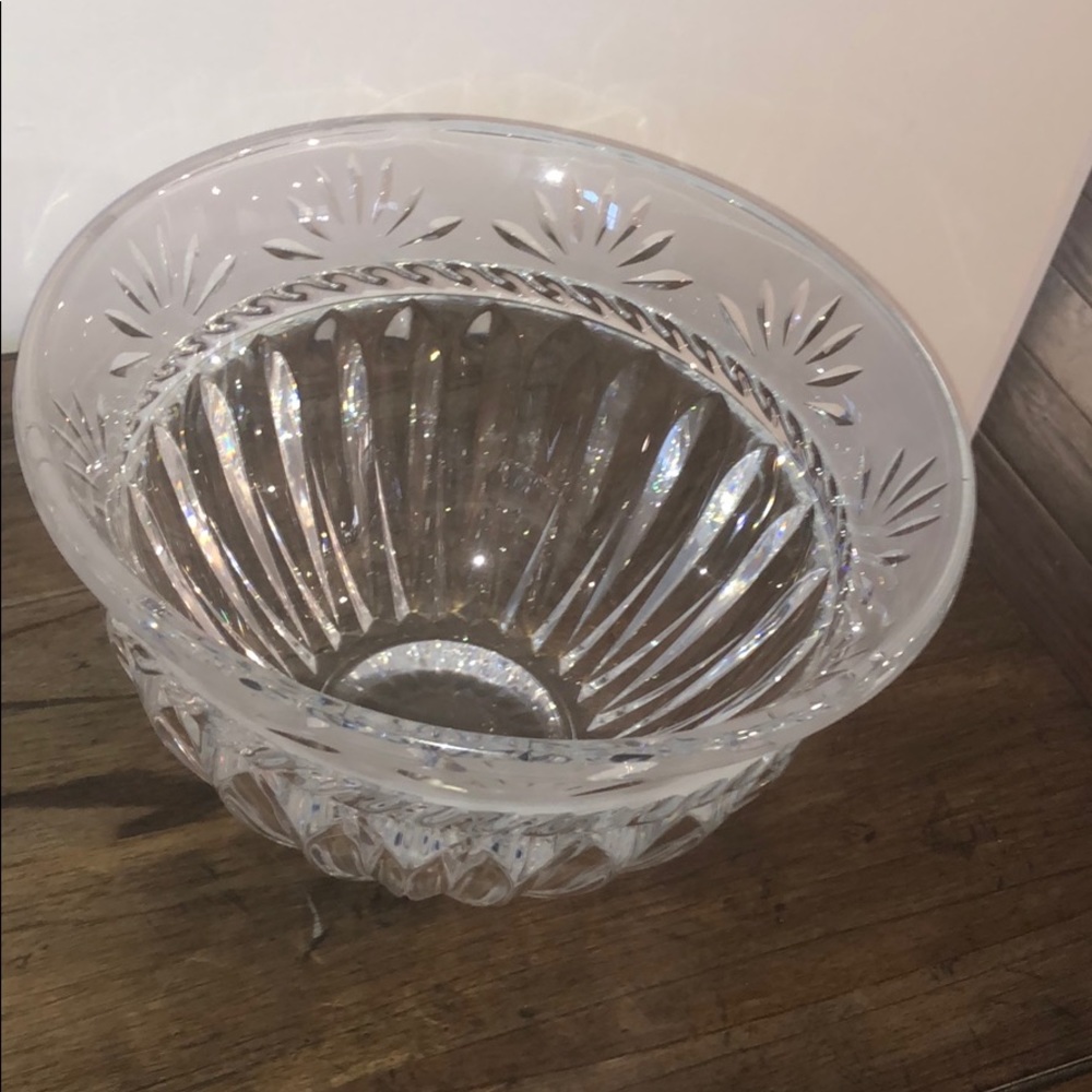 Gorgeous crystal detail bowl